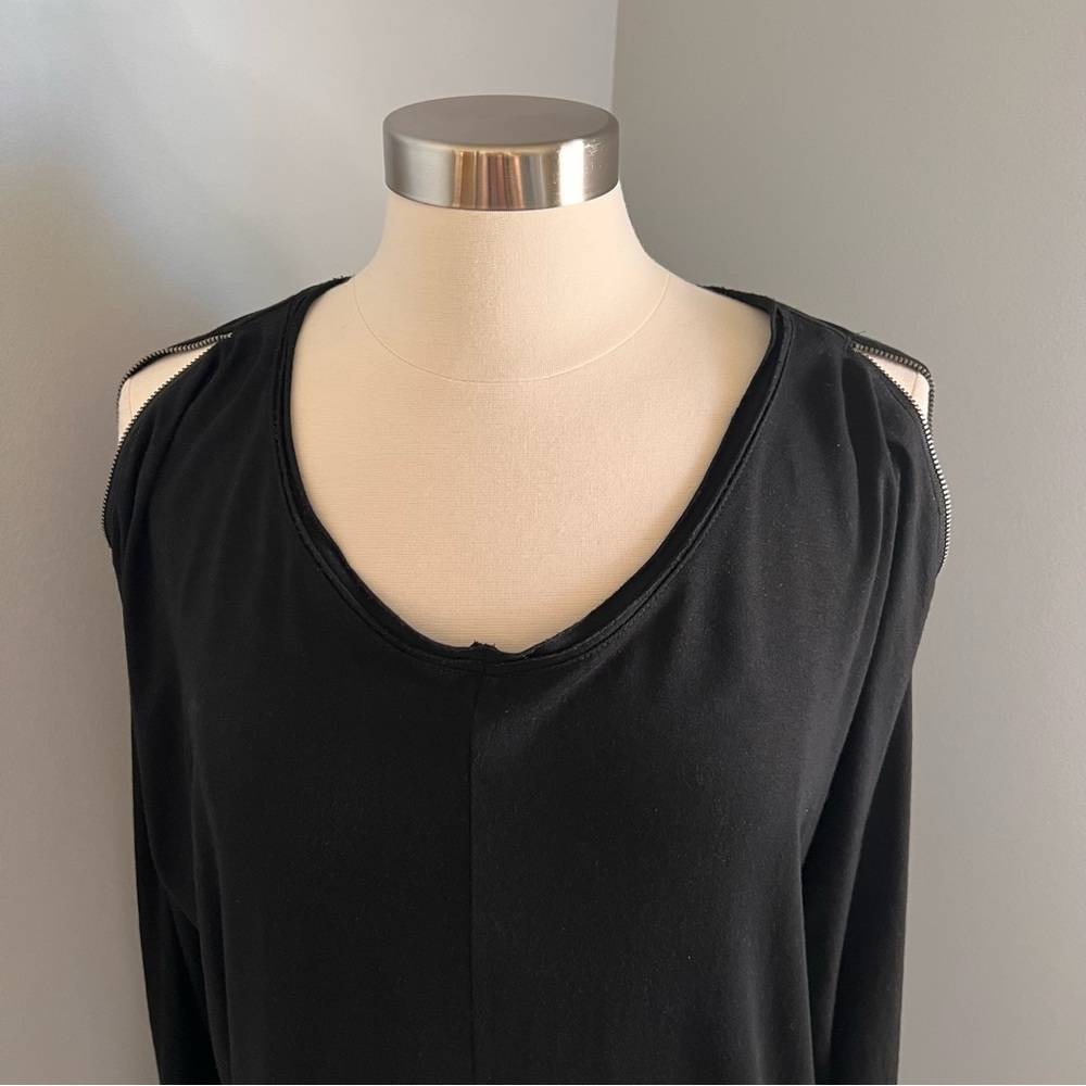 Chico's 2 (L/12) Black Top Zip Shoulders Raglan Sleeve Banded Hem Blouse